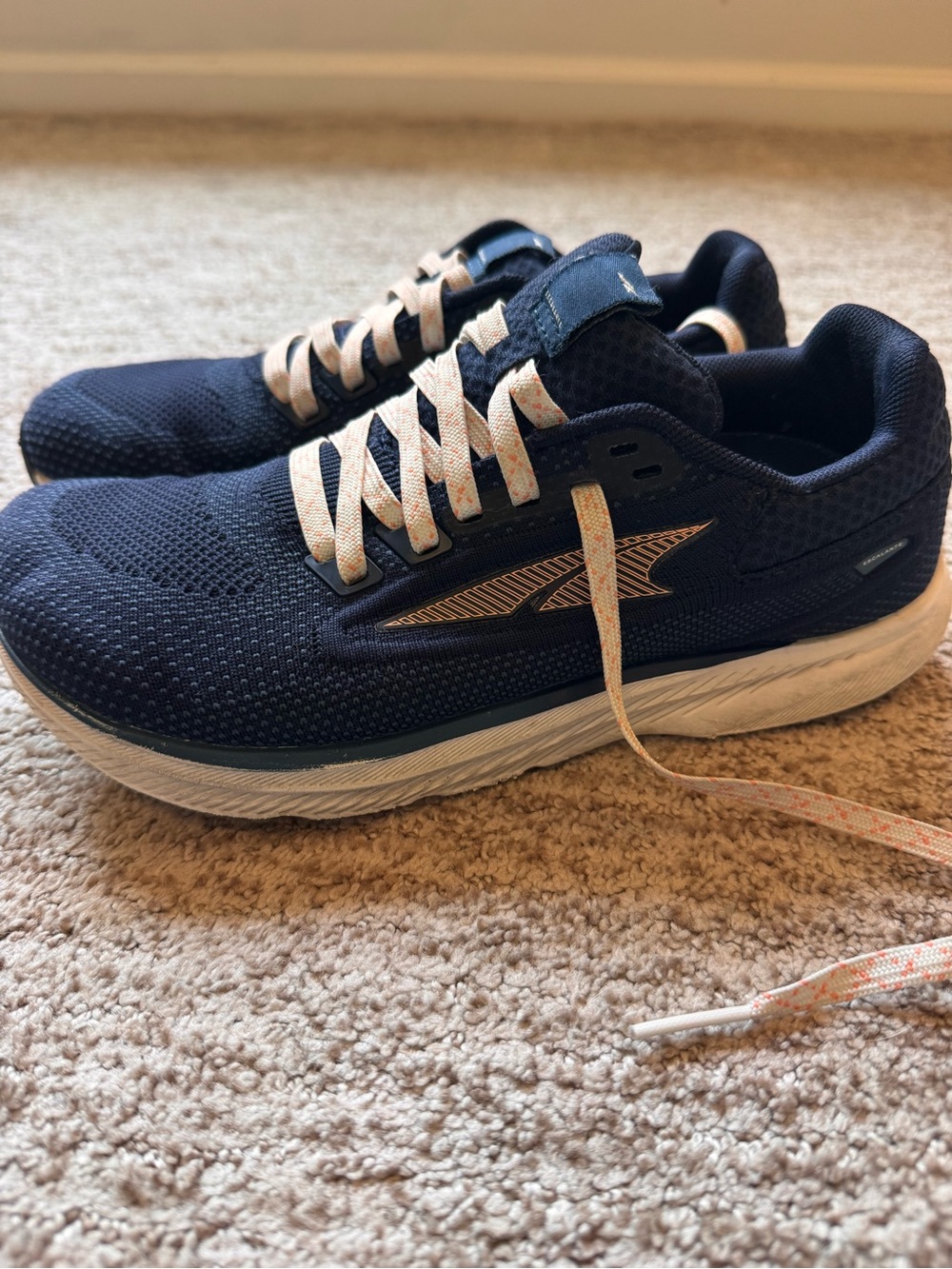 Women’s Altra Escalante Shoes Size 7.5